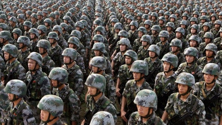 Έτσι η Κίνα «φλερτάρει» το Χονγκ Κονγκ (βίντεο)